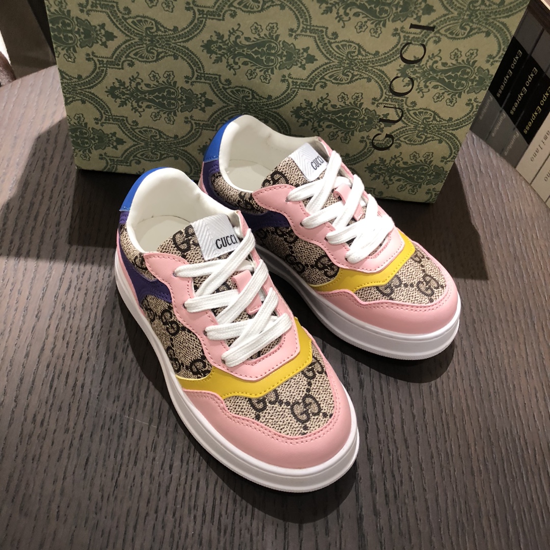 Children's shoes child